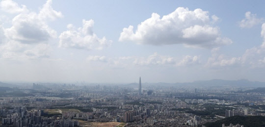 남한산성에서 바라본 서울 시내 모습. <연합뉴스>